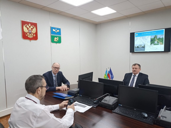 Партийный десант "Единой России" оценил ход реализации "Карты развития Югры" в Покачах.. Партийный десант "Единой России" оценил ход реализации "Карты развития Югры" в Покачах..