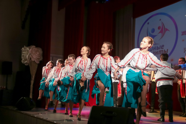 Покачёвцев приглашают на гала-концерт фестиваля "Юные таланты". Покачёвцев приглашают на гала-концерт фестиваля "Юные таланты".