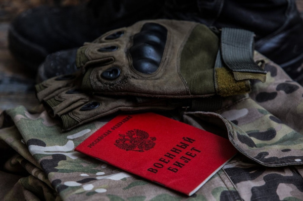 В Югре на службу по контракту приглашают женщин. В Югре на службу по контракту приглашают женщин.