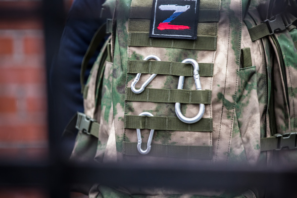 В Югре на горячую линию по контрактной службе еженедельно поступает около 400 звонков. В Югре на горячую линию по контрактной службе еженедельно поступает около 400 звонков.